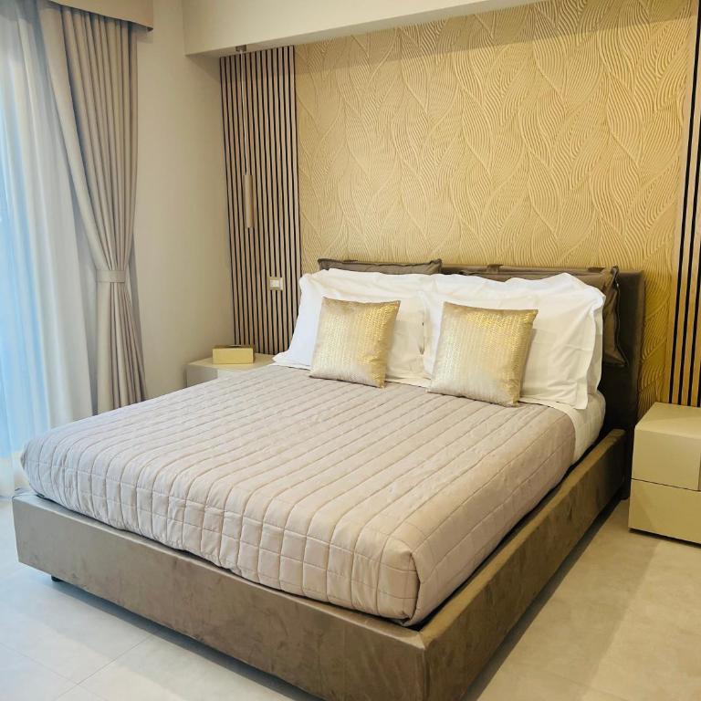 Nery Home Luxury Sea View Giardini Naxos - Camera Matrimoniale con Balcone e Vista Mare - 8