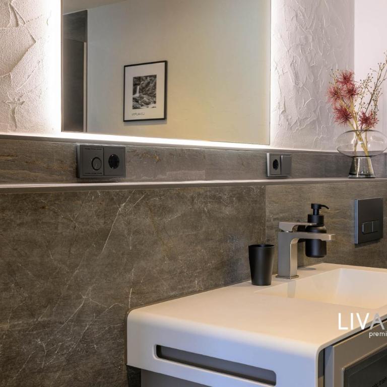 LIVALPIN Relaxe - Two-Bedroom Apartment with Balcony and Mountain View - 38