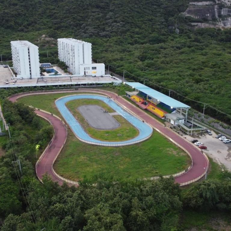 Hermoso apartamento en Girardot con vista a la montaña - Apartamento de 3 dormitorios - 46