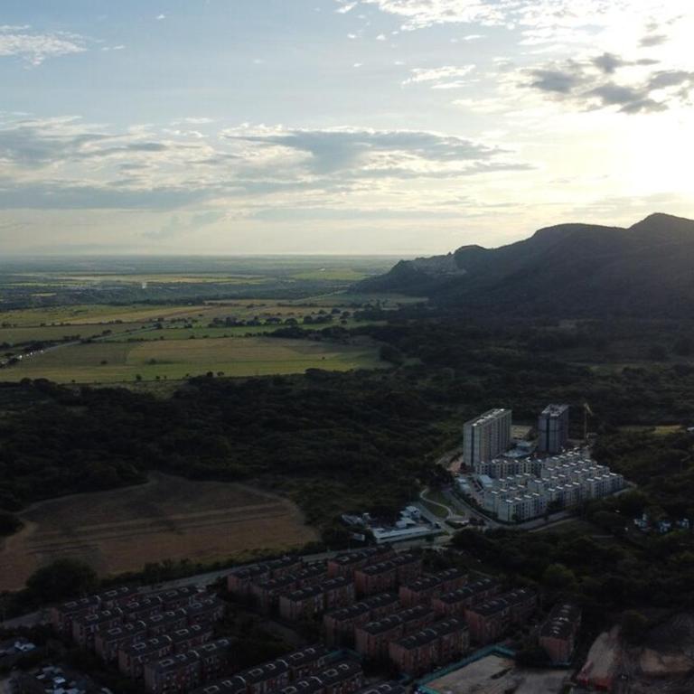 Hermoso apartamento en Girardot con vista a la montaña - Apartamento de 3 dormitorios - 61