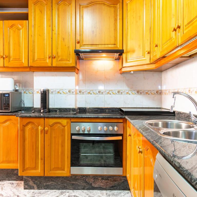 Playa de Poniente con Piscina y Parking By Aloha Palma - Apartamento de 3 dormitorios - 14