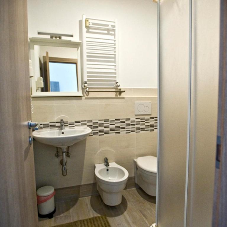 Fellini - Camera Matrimoniale/Doppia con Letti Singoli con Bagno Privato - 11