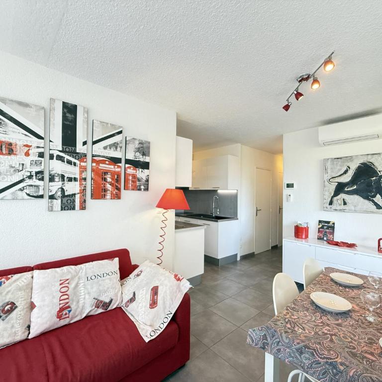Sol-y-Days Fleurie 1 Appartement Grande Terrasse et Parking - Two-Bedroom Apartment with Terrace - 10