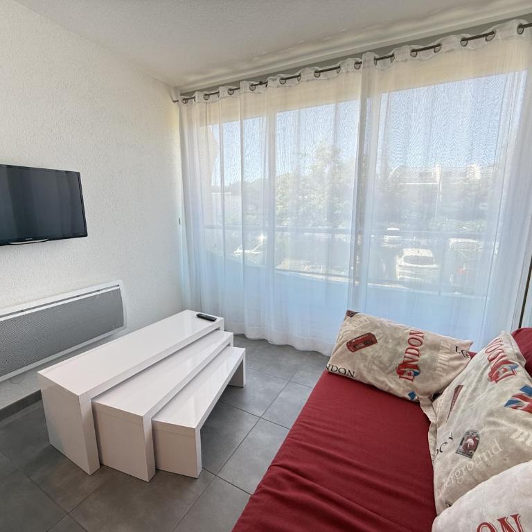 Sol-y-Days Fleurie 1 Appartement Grande Terrasse et Parking - Two-Bedroom Apartment with Terrace - 11
