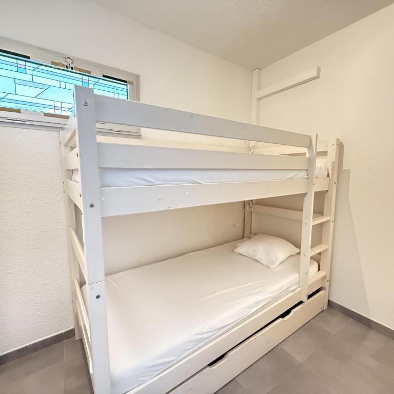 Sol-y-Days Fleurie 1 Appartement Grande Terrasse et Parking - Two-Bedroom Apartment with Terrace - 19