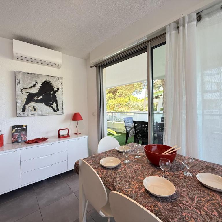 Sol-y-Days Fleurie 1 Appartement Grande Terrasse et Parking - Two-Bedroom Apartment with Terrace - 21