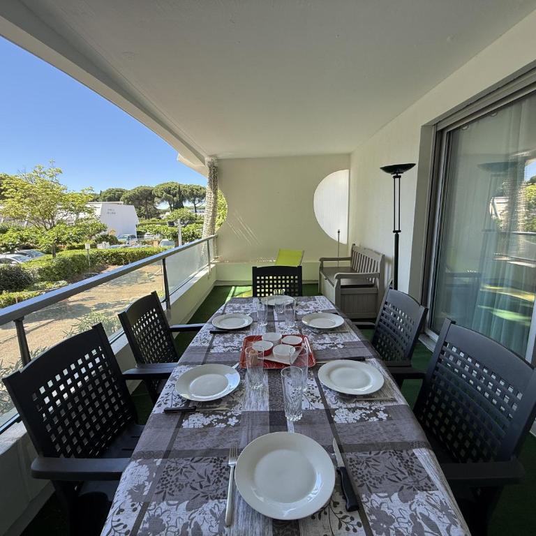 Sol-y-Days Fleurie 1 Appartement Grande Terrasse et Parking - Two-Bedroom Apartment with Terrace - 4