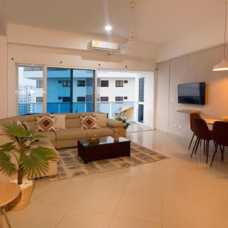 Un espacio sofisticado en medio de El Laguito Edificio Poseidon del Caribe - Apartamento de 2 dormitorios con balcón y vistas al mar - 31