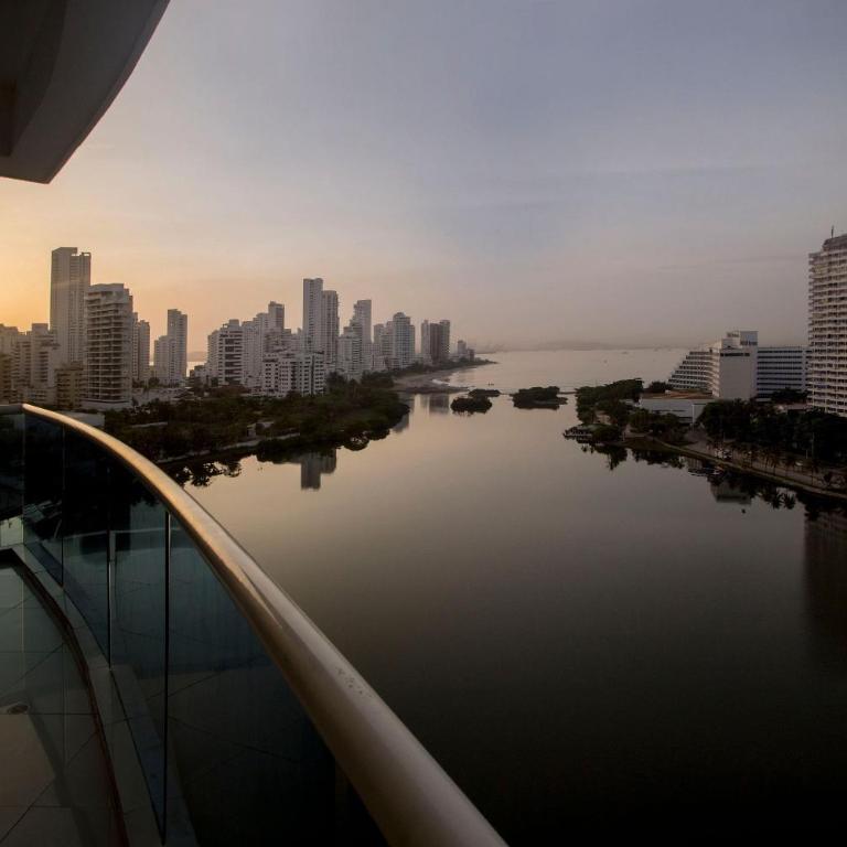 Un espacio sofisticado en medio de El Laguito Edificio Poseidon del Caribe - Apartamento de 2 dormitorios con balcón y vistas al mar - 8