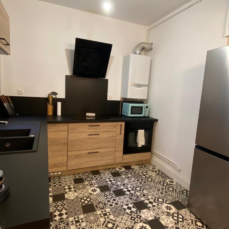 Spacieux & Lumineux - centre Amiens avec Parking - Two-Bedroom Apartment - 6