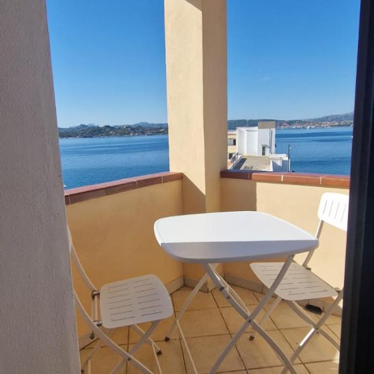 LaureLiving Holiday Home Belvedere - One-Bedroom Apartment - 13