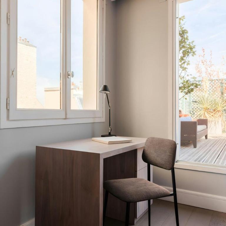 L'Edmond Hotel Parc Monceau - Chambre Deluxe avec kitchenette et terrasse - 5