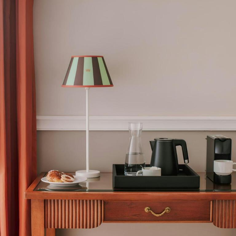 Bob W Florence Santa Croce - Original Room - 3 Person - 7