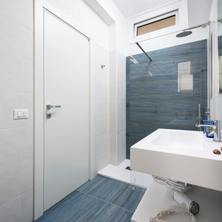 Le Maree Comfort Rooms - Camera Matrimoniale con Bagno Privato - 6