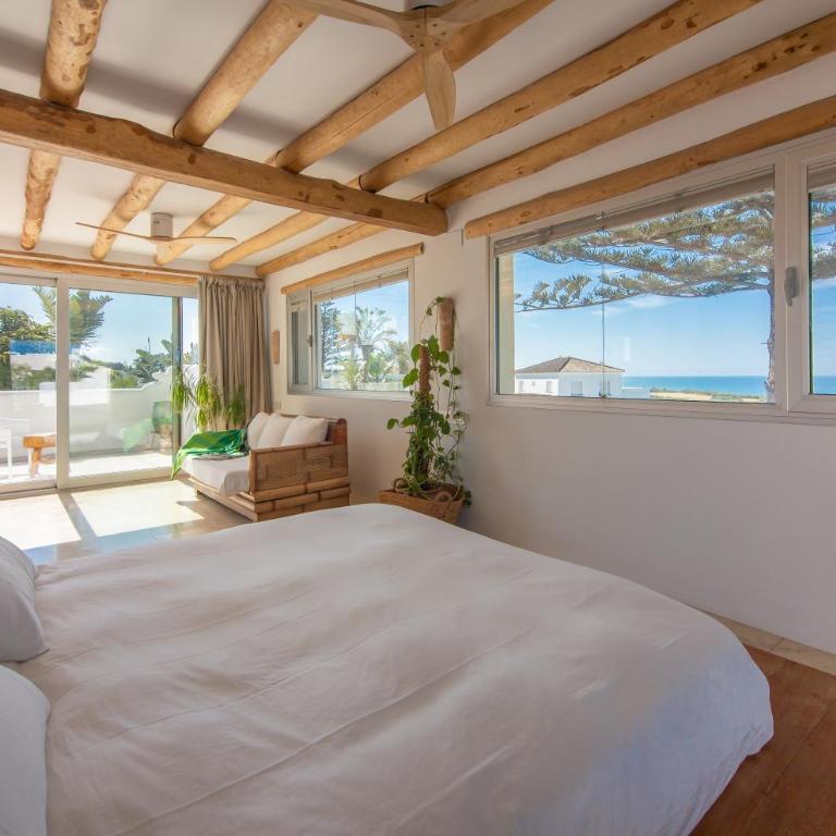 Exotic Beachfront Retreat Handcrafted Bohemian Luxury - Villa - 1