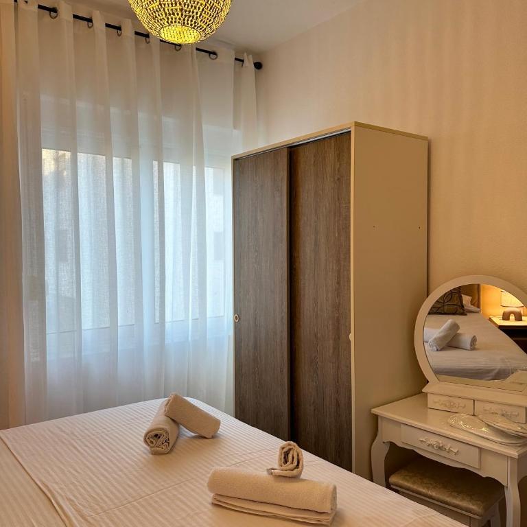 Apartmens Xhenis Lux - Deluks Apartman s 1 Spavaćom Sobom i Pogledom na Vrt - 4