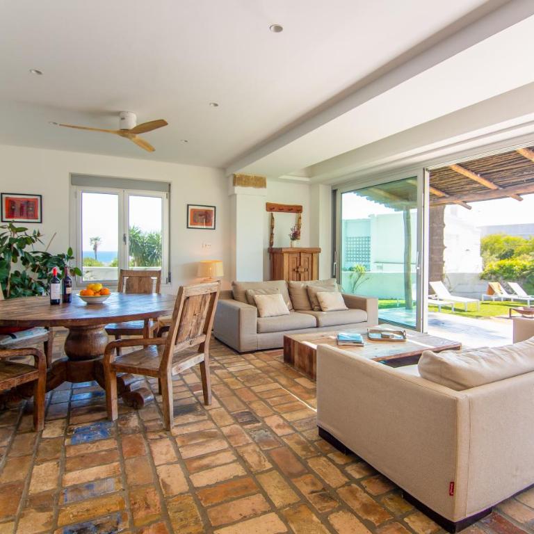 Exotic Beachfront Retreat Handcrafted Bohemian Luxury - Villa - 23