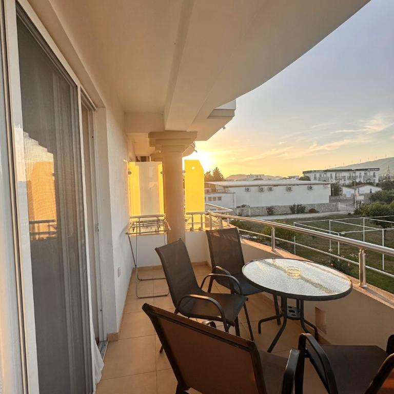 Apartmens Xhenis Lux - Deluks Apartman s 1 Spavaćom Sobom i Pogledom na Vrt - 6