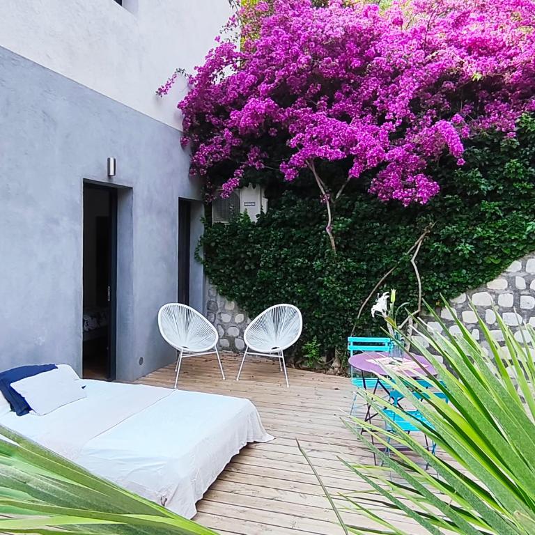 BOUTIQUE HOSTEL BY Cassis - Chambre Double - Vue sur Jardin - 1