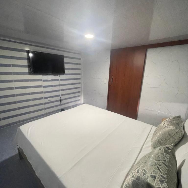 JB House - One-Bedroom Apartment - 10