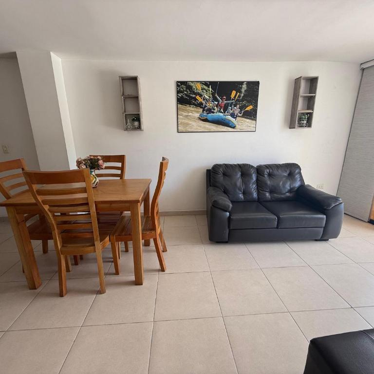 Aptahotel Guest House - Apartment with Balcony - 11