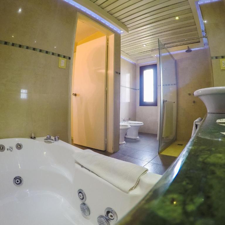 Alkazar Hotel - Suite Clásica - 9