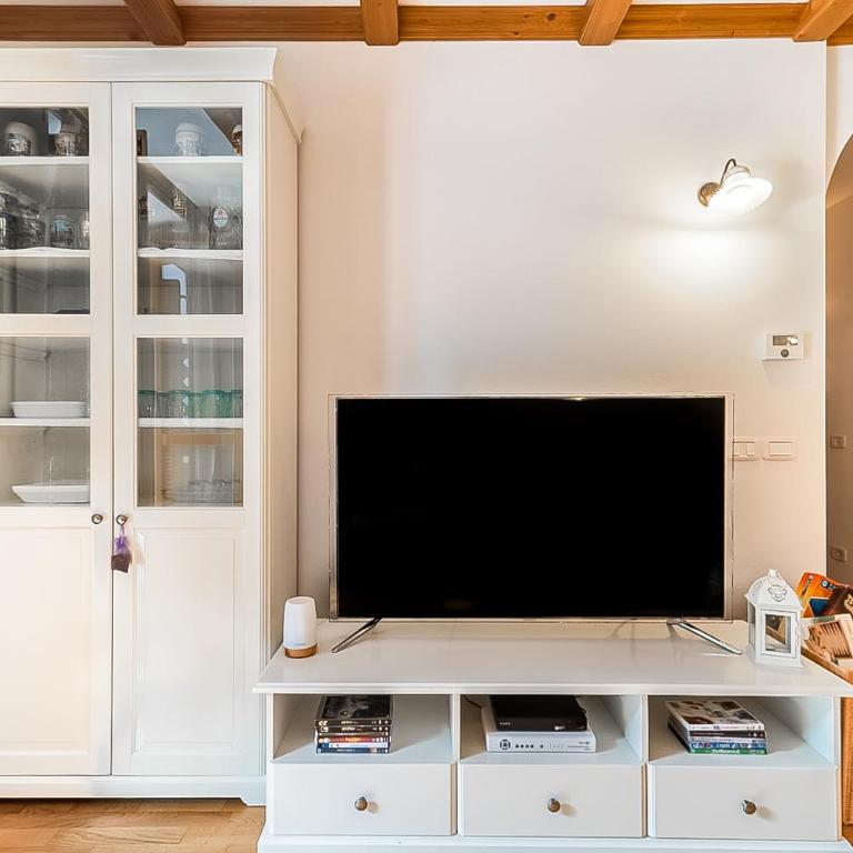Giardino sul Lago - Vista su lago e montagne a Molveno - Appartamento con 3 Camere da Letto - 7