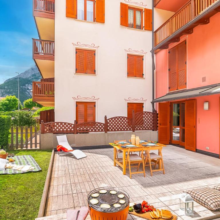 Giardino sul Lago - Vista su lago e montagne a Molveno - Appartamento con 3 Camere da Letto - 3