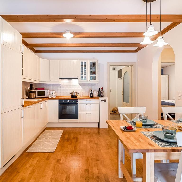 Giardino sul Lago - Vista su lago e montagne a Molveno - Appartamento con 3 Camere da Letto - 8
