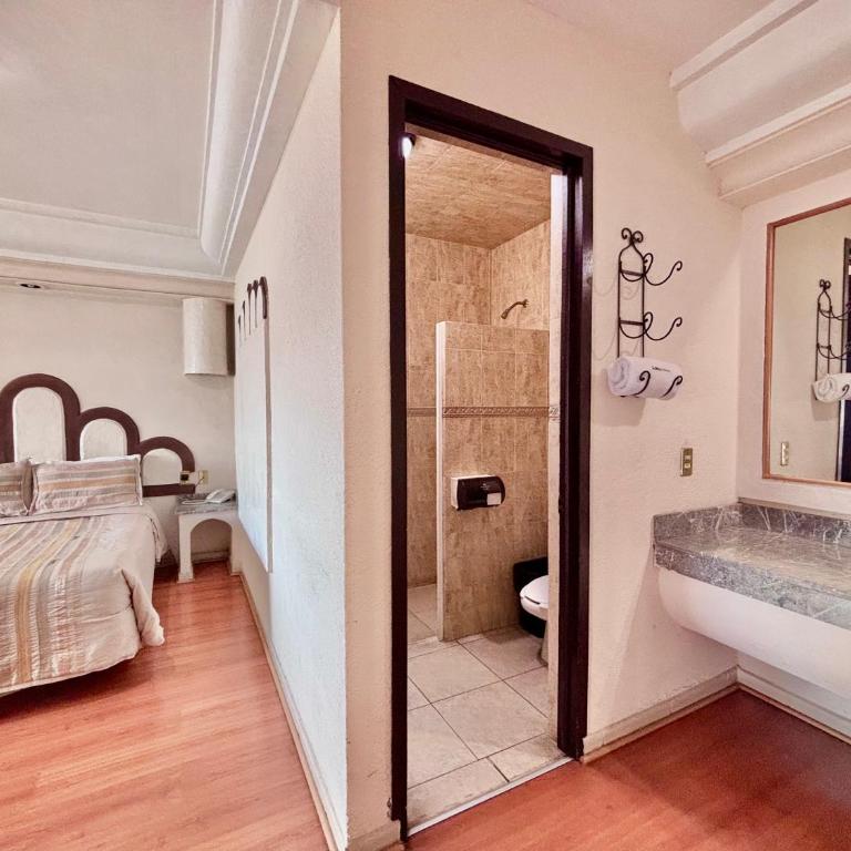 Global Express Puebla - FINSA - Double Room with Two Double Beds - 3