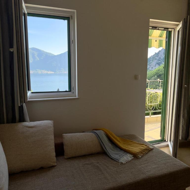 Green Village Spacious Apartment - Two-Bedroom Apartment - 10