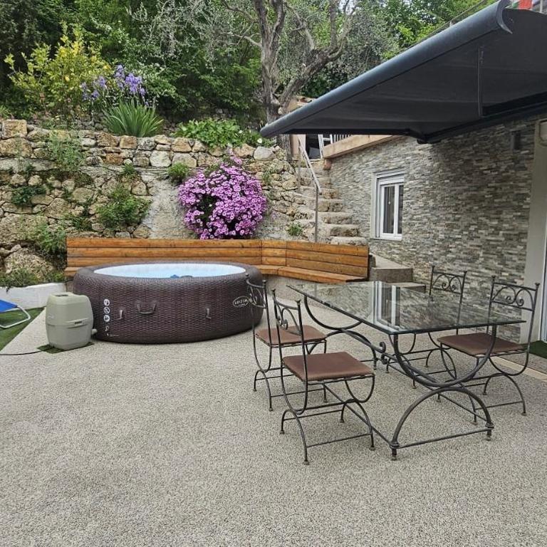 Appartement dans villa 4 personnes avec jacuzzi au calme - Appartement 1 Chambre - 9