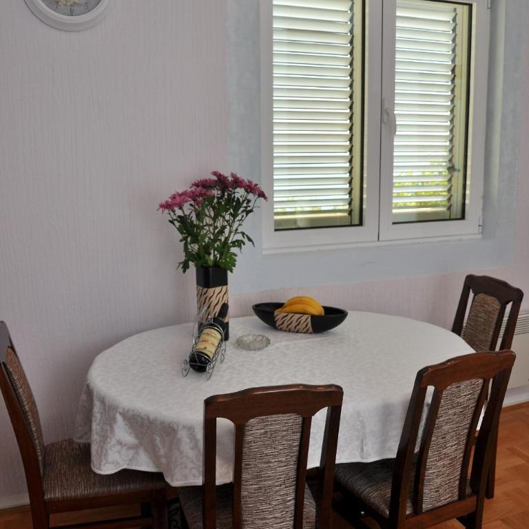 Apartment Bayer - Two-Bedroom Apartment - 8