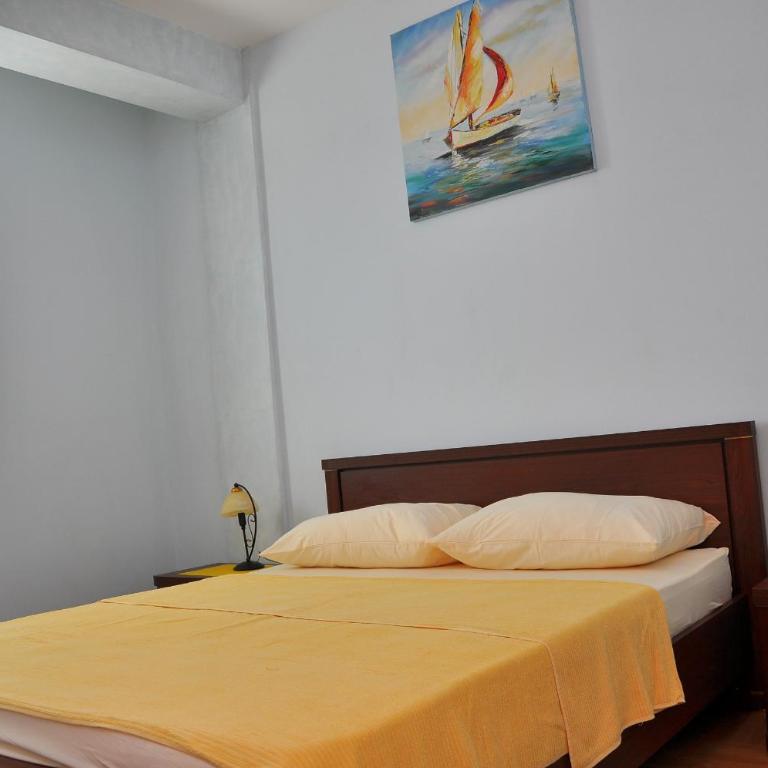 Apartment Bayer - Two-Bedroom Apartment - 12