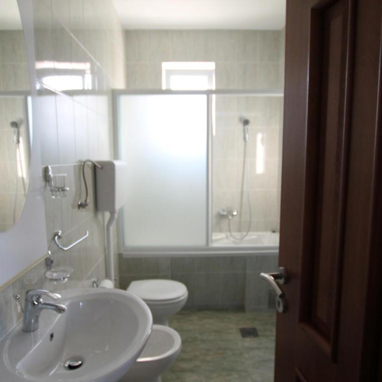 Apartment Bayer - Two-Bedroom Apartment - 15
