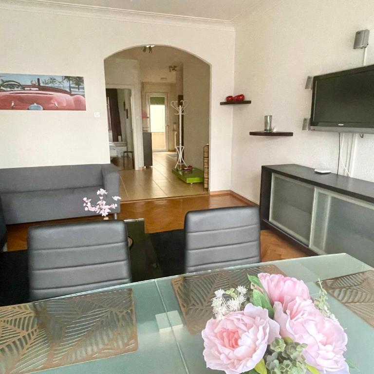 6 minutes walking from the Lausanne train station 2 rooms Apartment - Apartamento de 1 dormitorio - 1