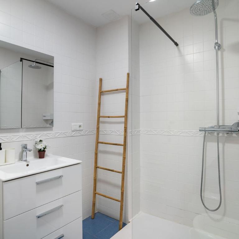 Stay Unique Teatro Cervantes Street - Superior One-Bedroom Apartment with Balcony - 12