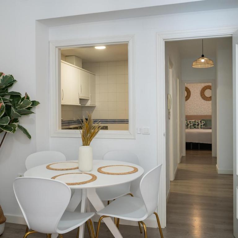Stay Unique Teatro Cervantes Street - Superior One-Bedroom Apartment with Balcony - 3