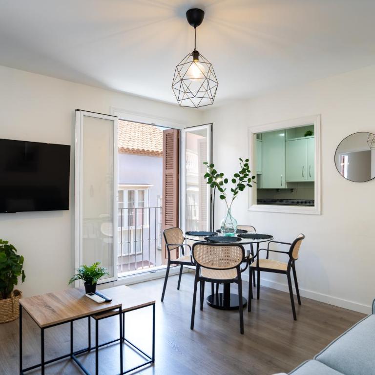 Stay Unique Teatro Cervantes Street - Apartment with View and Balcony - 1