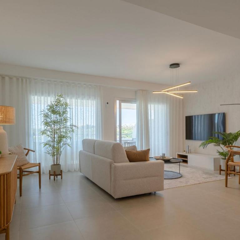 Chic Coastal Living on Estepona's Golden Mile - Apartamento - 1