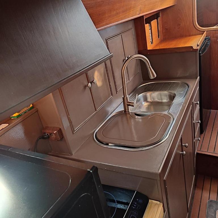 Romantic sailboat - Mobile Home - 18