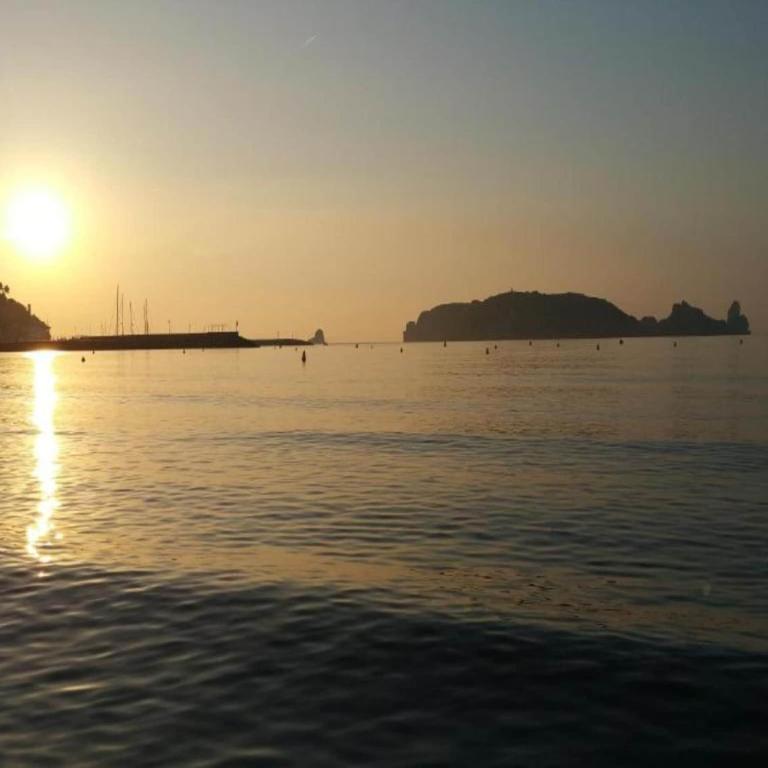 Apartment in Estartit near Sandy Beach - Two-Bedroom Apartment - 38