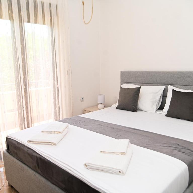 Antonios Apartments - Double Room with Terrace - 14