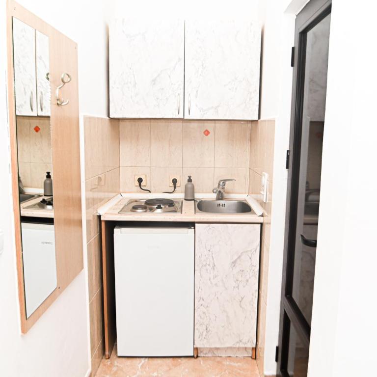 Antonios Apartments - Trokrevetna Soba sa Terasom - 5