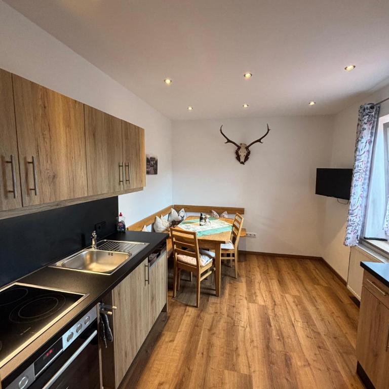 Café Chiemgau und Gästehaus - Deluxe Apartment - 2