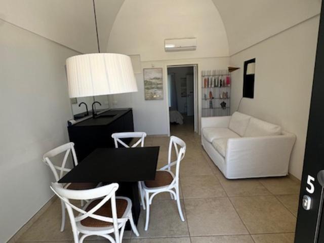 IL CARRUBO La dimora - Appartamento Deluxe con 1 Camera da Letto e Vista Giardino - 3