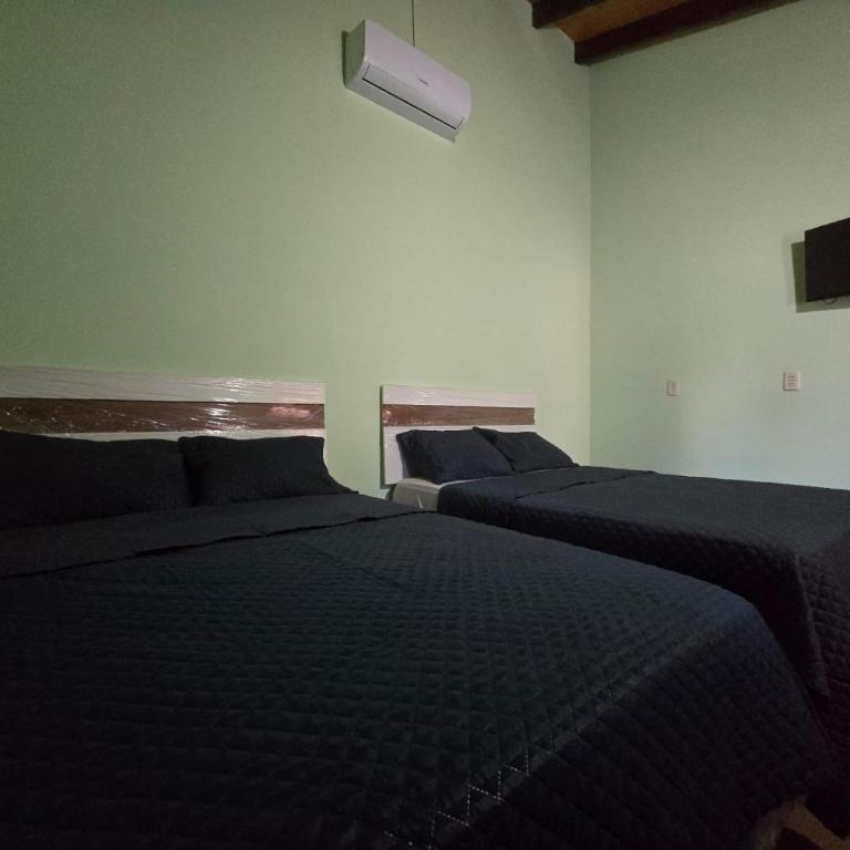 Posada-Hotel El Remanso - Quadruple Room with Shared Bathroom - 5