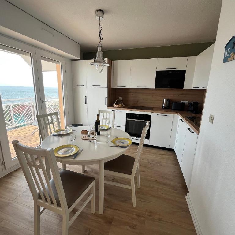 Appartement T3 en Bord de Mer à Arcachon avec Parking Sécurisé - FR-1-374-235 - Apartment - 3