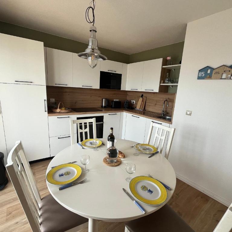 Appartement T3 en Bord de Mer à Arcachon avec Parking Sécurisé - FR-1-374-235 - Apartment - 4