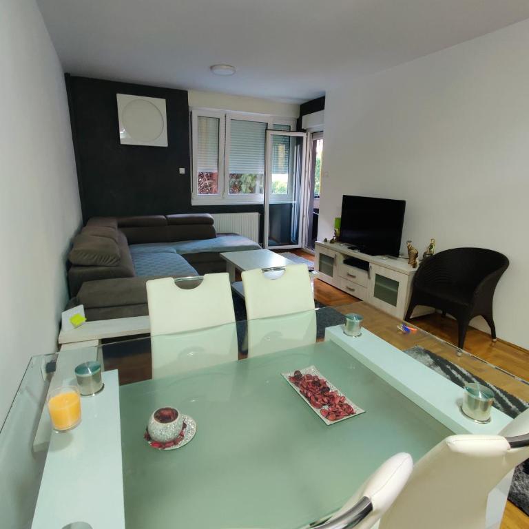 Lejla apartment - Superior Apartman sa 1 Spavaćom Sobom i Balkonom - 16